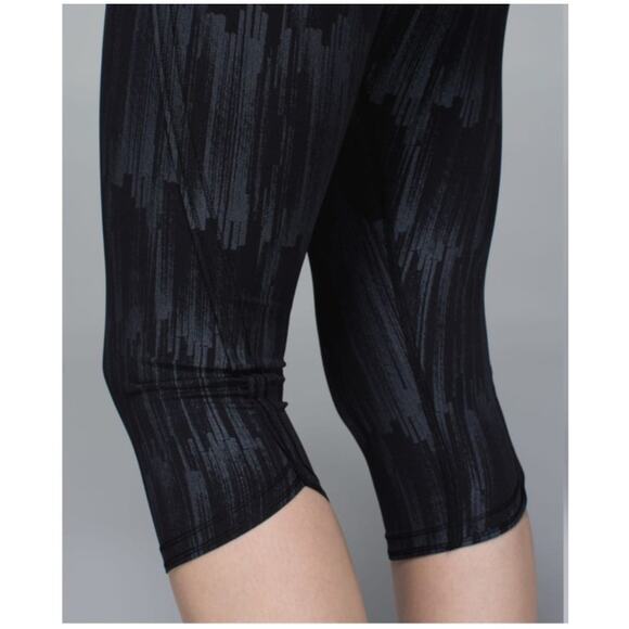Lululemon womens Run: Top Speed Crop black leggings size 4 - Picture 6 of 13